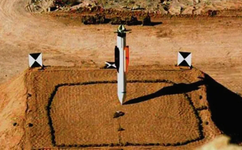 За секунду до.  Момент последнего теста супербомбы GВU-57 перед приемом на вооружение. На полигоне она проявляла себя превосходно. Фото МО США 