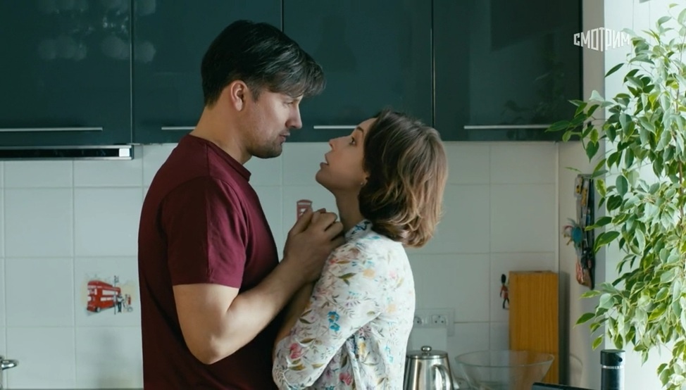 Чем закончится сериал "Розы на стекле" (2019) на канале Россия-1? Подробное содержание всех серий мелодрамы.