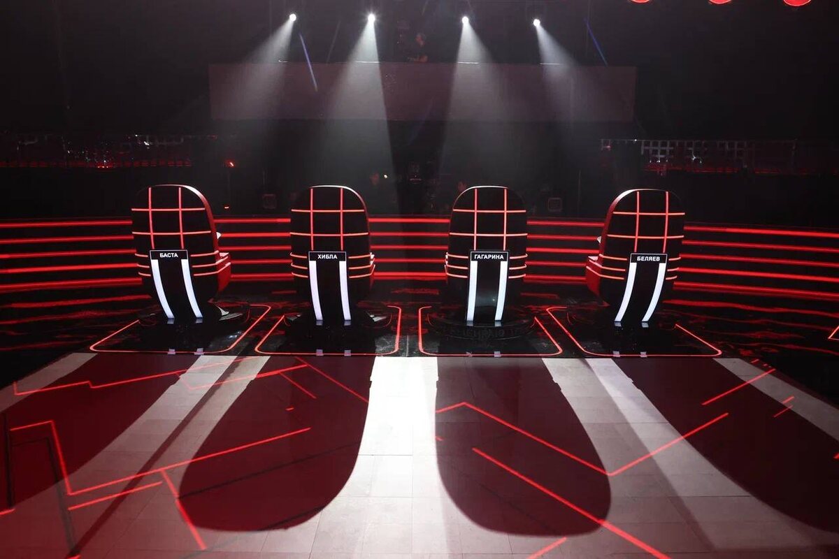 Кадр из шоу "Голос", Первый канал, полуфинал. Тринадцатый сезон, двенадцатый выпуск, 18 апреля 2025 года