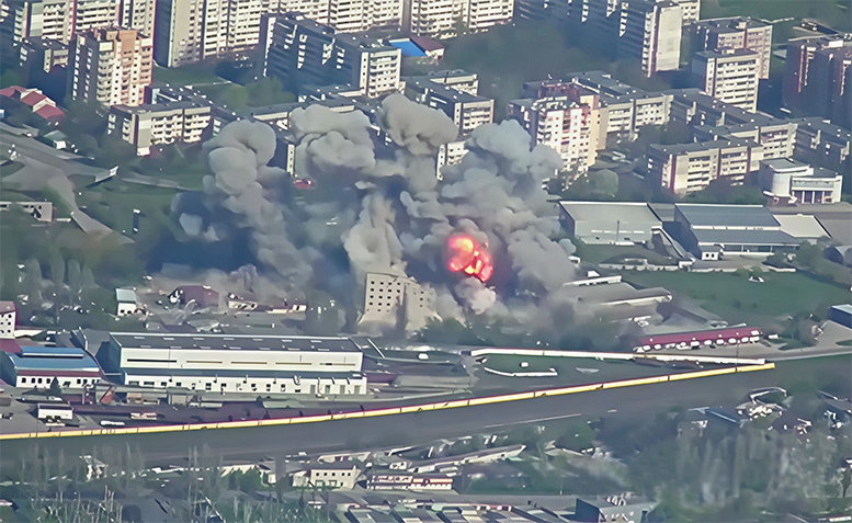 Авиаудар по ТЦК-178 в Херсоне