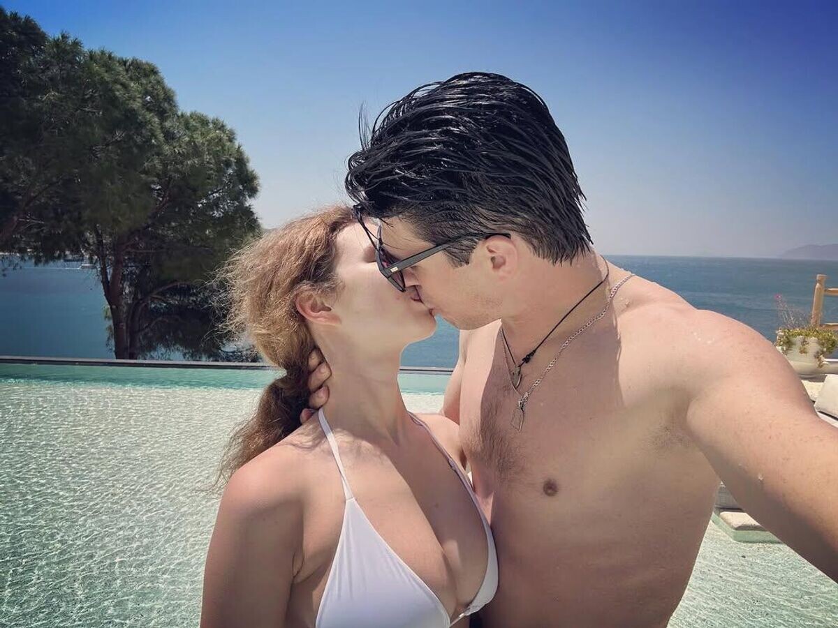    Фигуристка Полина Шубодерова и тренер Сергей Розанов© Фото : социальные сети Полины Шубодеровой