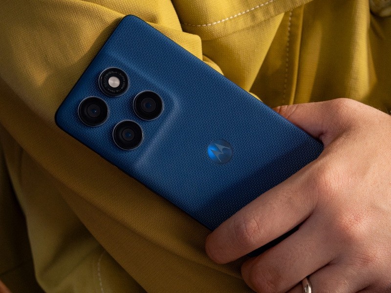    Motorola выпустит Edge 60 с «тканевым» корпусом и наушники-серёжки