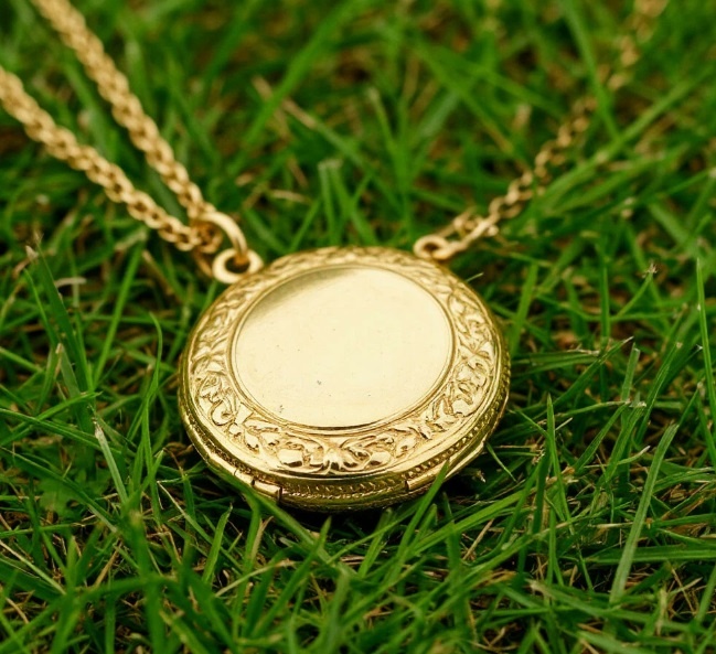 медальон с портретами