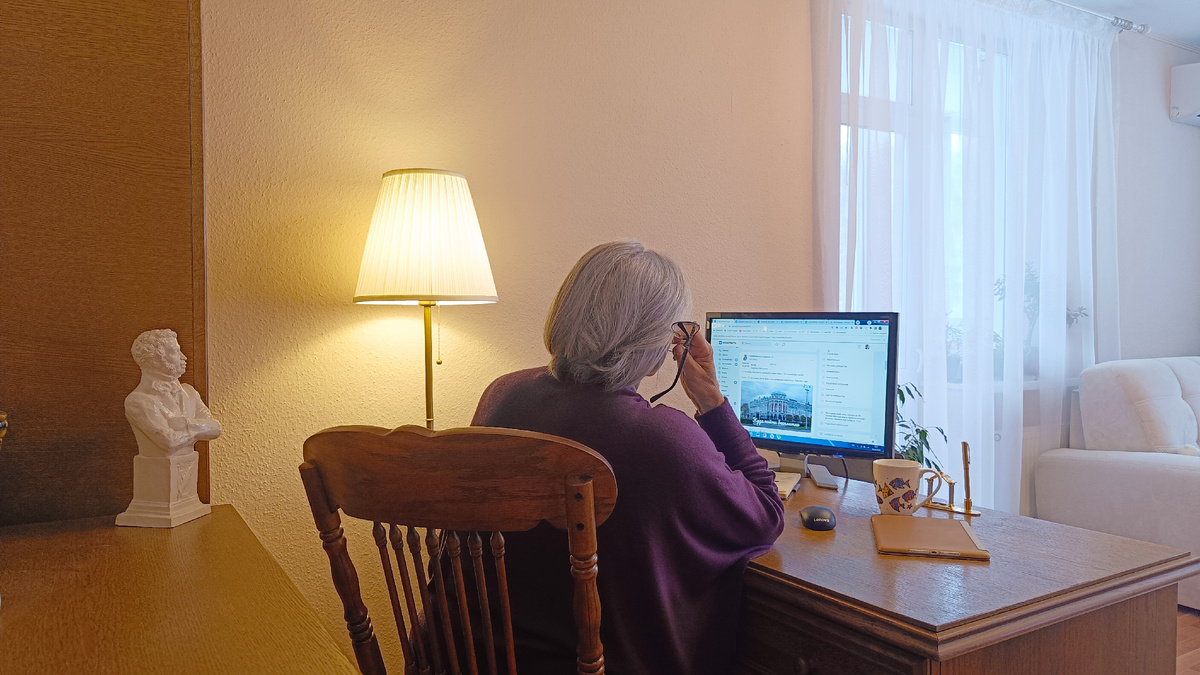 Мое рабочее место у компьютера. Больше 30 лет. Фото: из личного архива