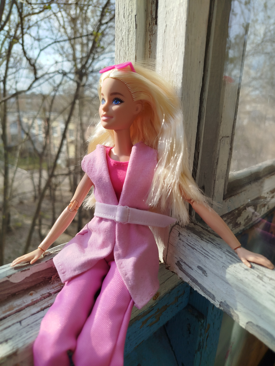 Барби йога волейболистка. Фото автора.