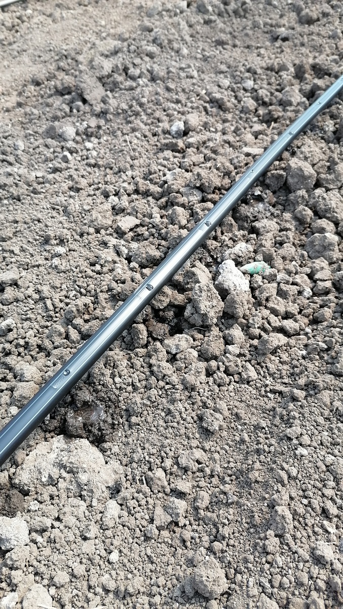 Капля расстояние 10 см.