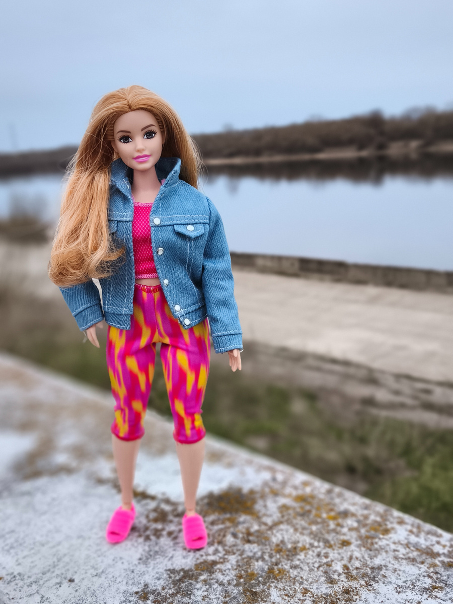 Barbie Made To Move Йога Джойс (Аврора)