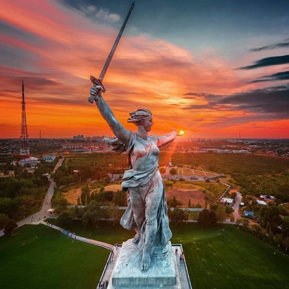 Родина Мать зовет. Волгоград. взята из интернета