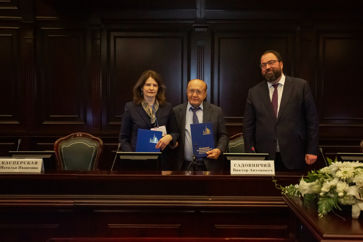 Ассоциация разработчиков программных продуктов «Отечественный софт» и МГУ имени М.В. Ломоносова заключили соглашение о сотрудничестве. 