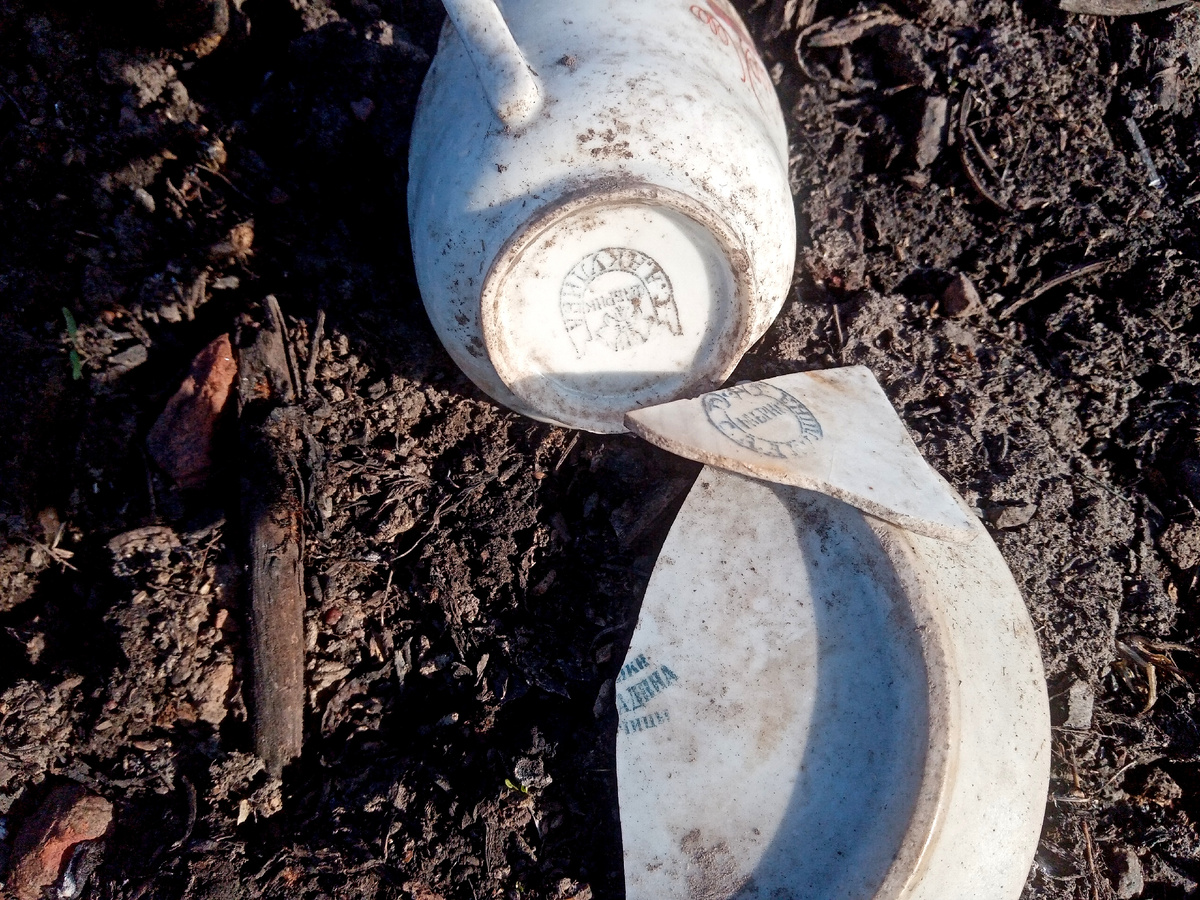 Это явно не советский сервиз производства гдр