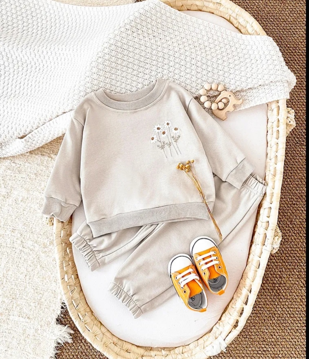 Фото костюма с карточки товара на Озоне. Вживую выглядит так же. 