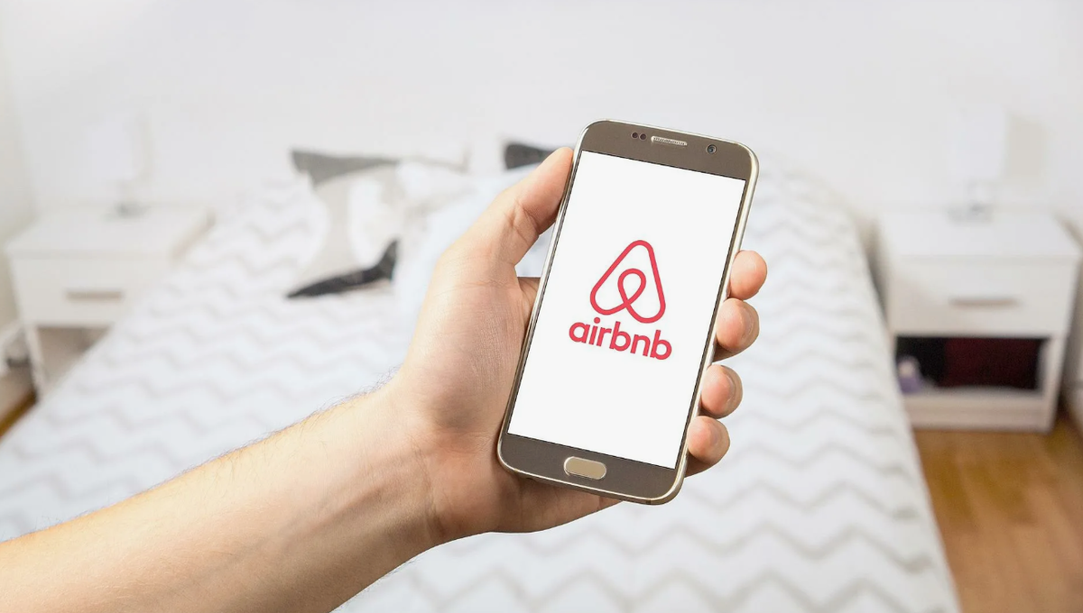 Как Airbnb и другие стартапы начинали без бюджета: 3 правила для запуска бизнеса в 2025 году