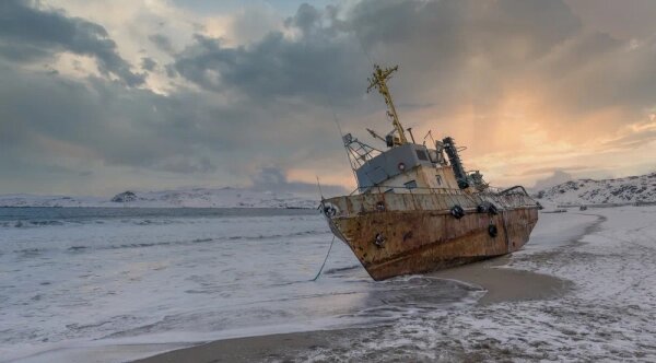 Баренцево море. Обложка © Shutterstock / FOTODOM / Elena Nechiporenko