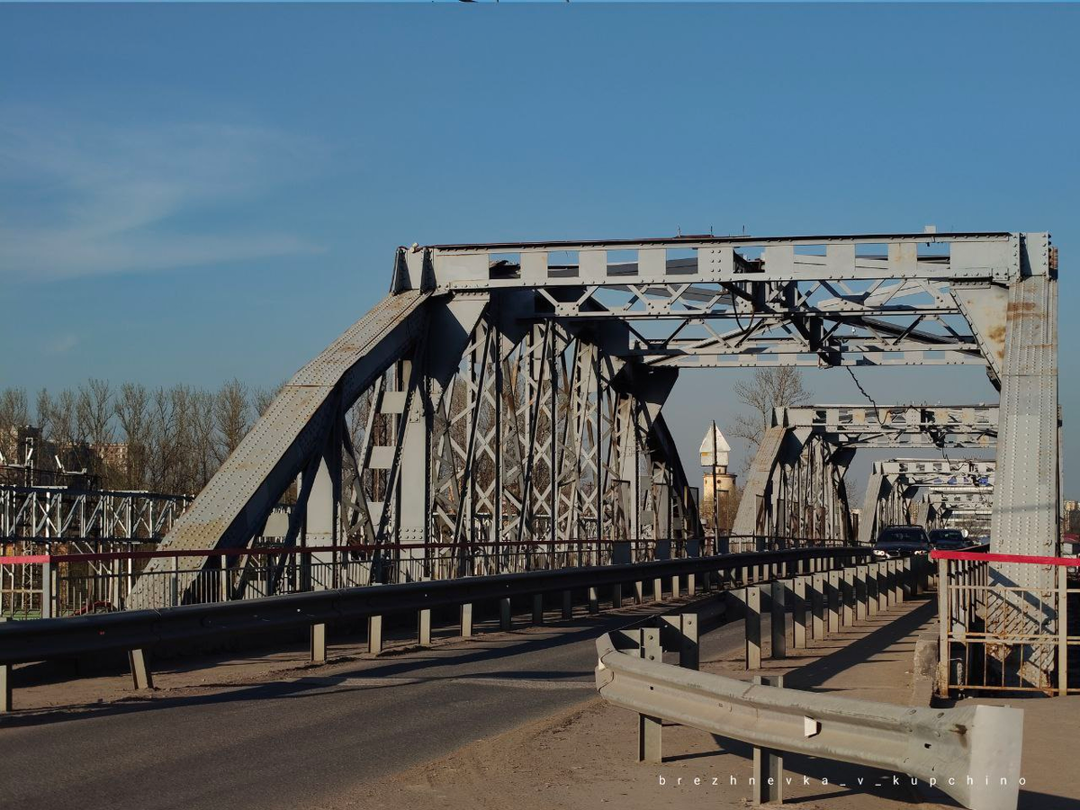 Фарфоровский клёпаный мост. Фото моё.