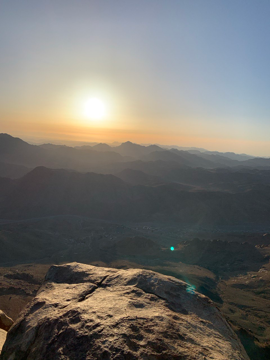 Восход на горе Синай.