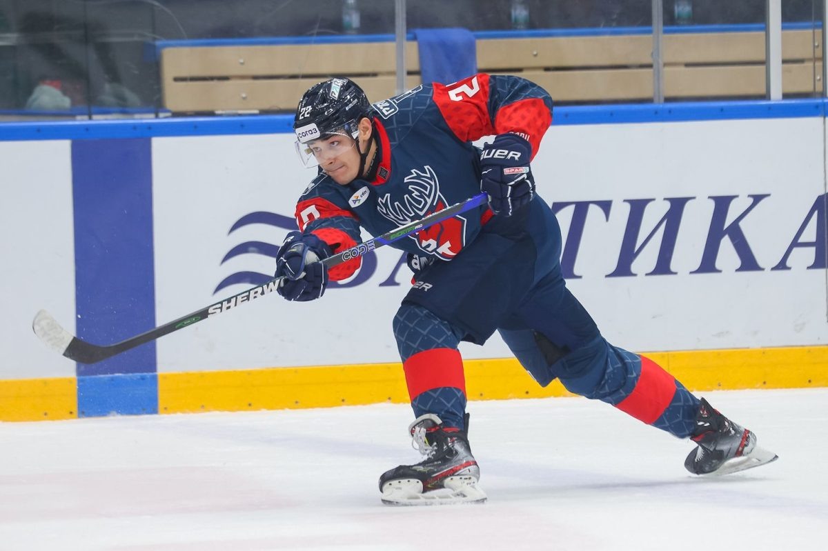    В этом сезоне Дмитрий Бреус выступал и за \