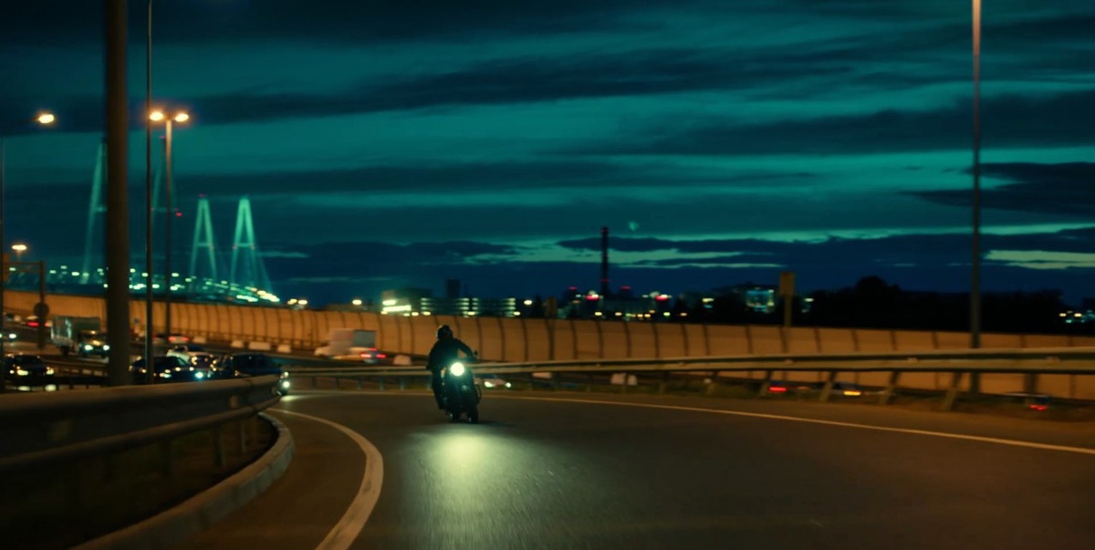 Посмотрите, какие роскошные кадры. Мажор