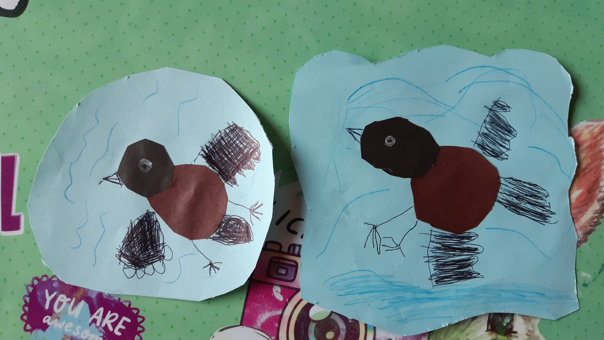 "Воробьи купаются в лужах". Аппликация с элементами рисования. Использовали цветные карандаши, черные и белые гелиевые ручки. Тёма и Алиса занимаются по программе среднего дошкольного возраста. 