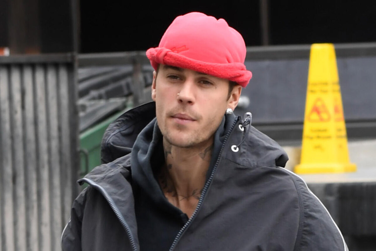    Бибера подловили целующимся с сексапильной рэпершей LEGION-MEDIA