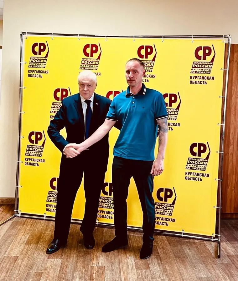 Банников встретился с Мироновым, но от какой партии намерен пойти во власть, не уточнил
Фото: ВКонтакте/личная страница Олега Банникова