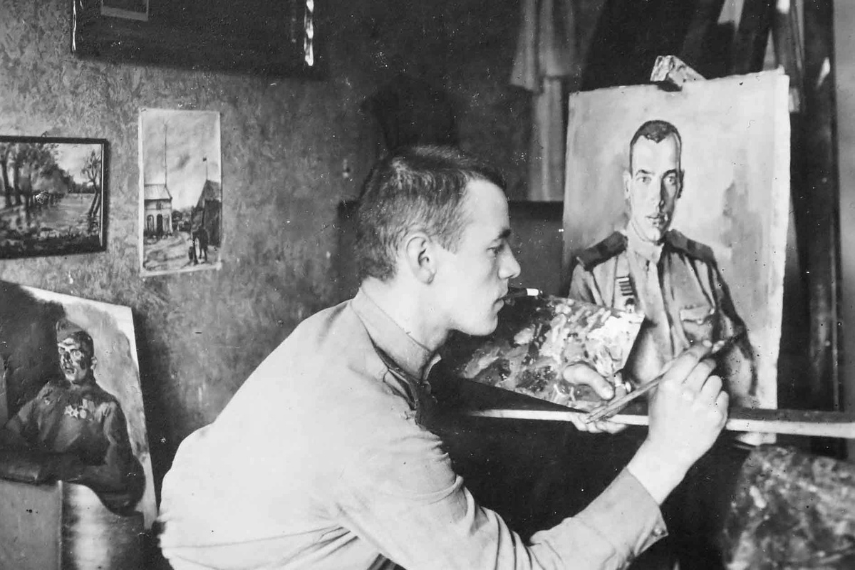    Иван Бруни за работой. 1945 год / Фото: РГДБ