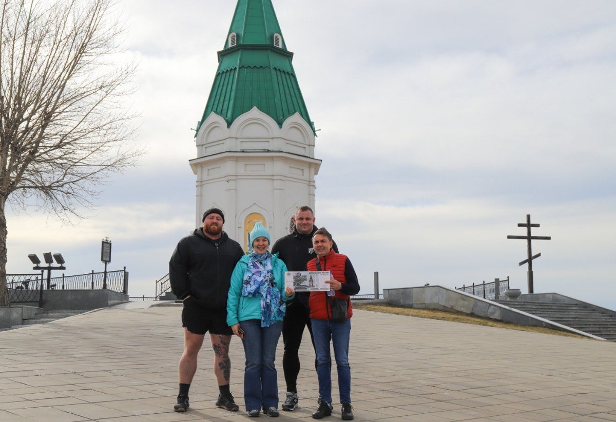     Для звездных участников Siberian Power Show провели экскурсию по Красноярску