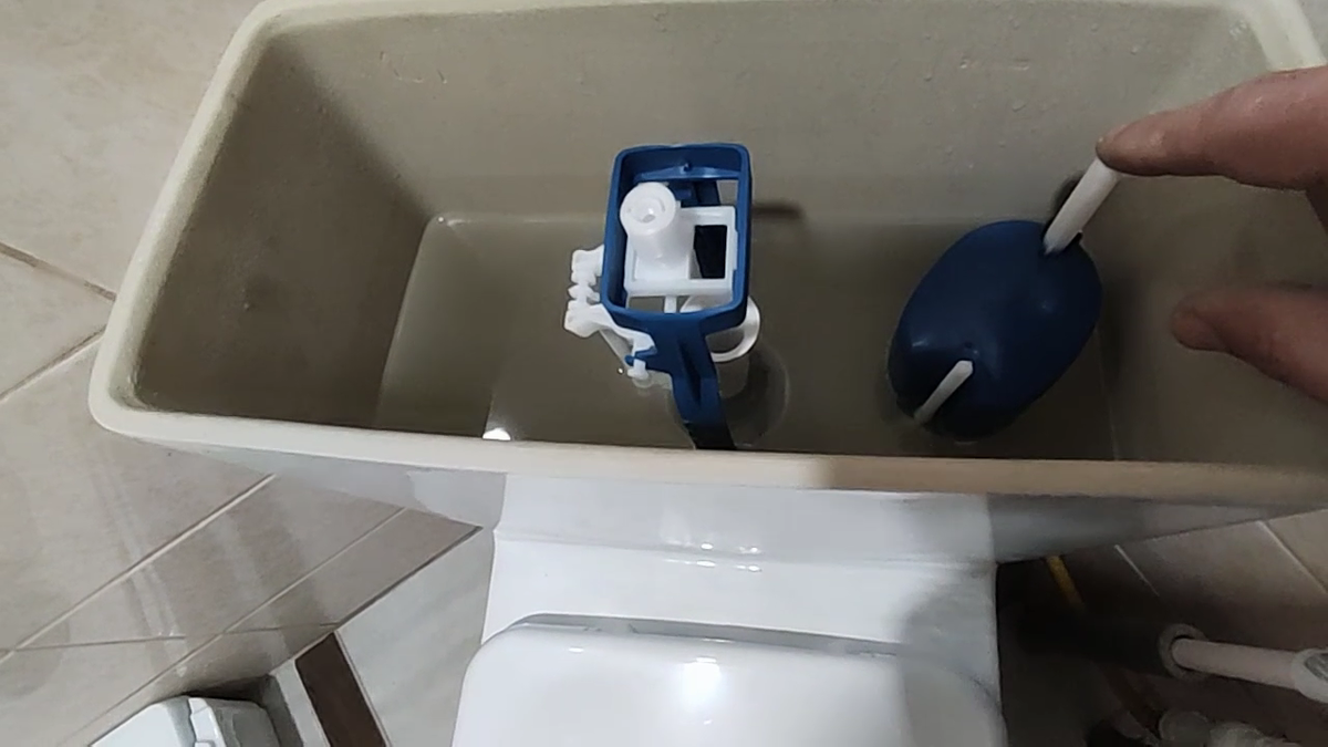 Впускной клапан