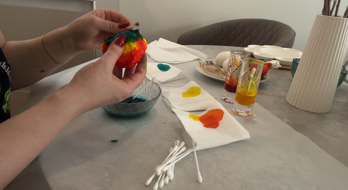 Творческий процесс - крашу яйца