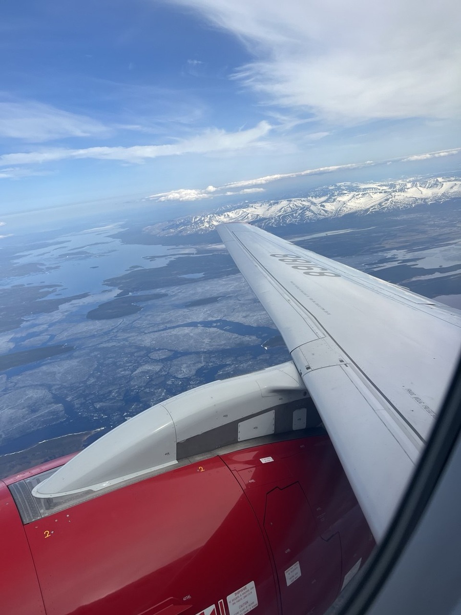 Даже не хочу считать сколько времени я провела в пути Санкт-Петербург-Мурманская обл. Самолёты, поезда, поезда, такси, самолёты...