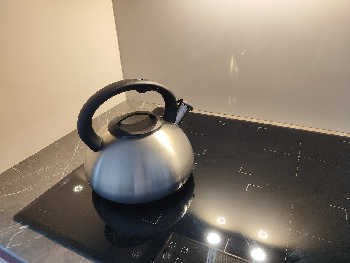 Чайник для индукционный плиты. Фото автора.