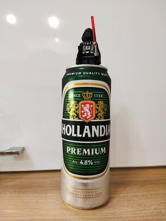 два льва держат третьего, который, видимо, немного перебрал Голландии)))