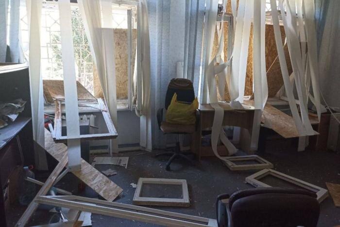 Боевики ВСУ в очередной раз атаковали дронами здание администрации города Новая Каховка, источник Телеграм-канал Новокаховская ПРАВДА