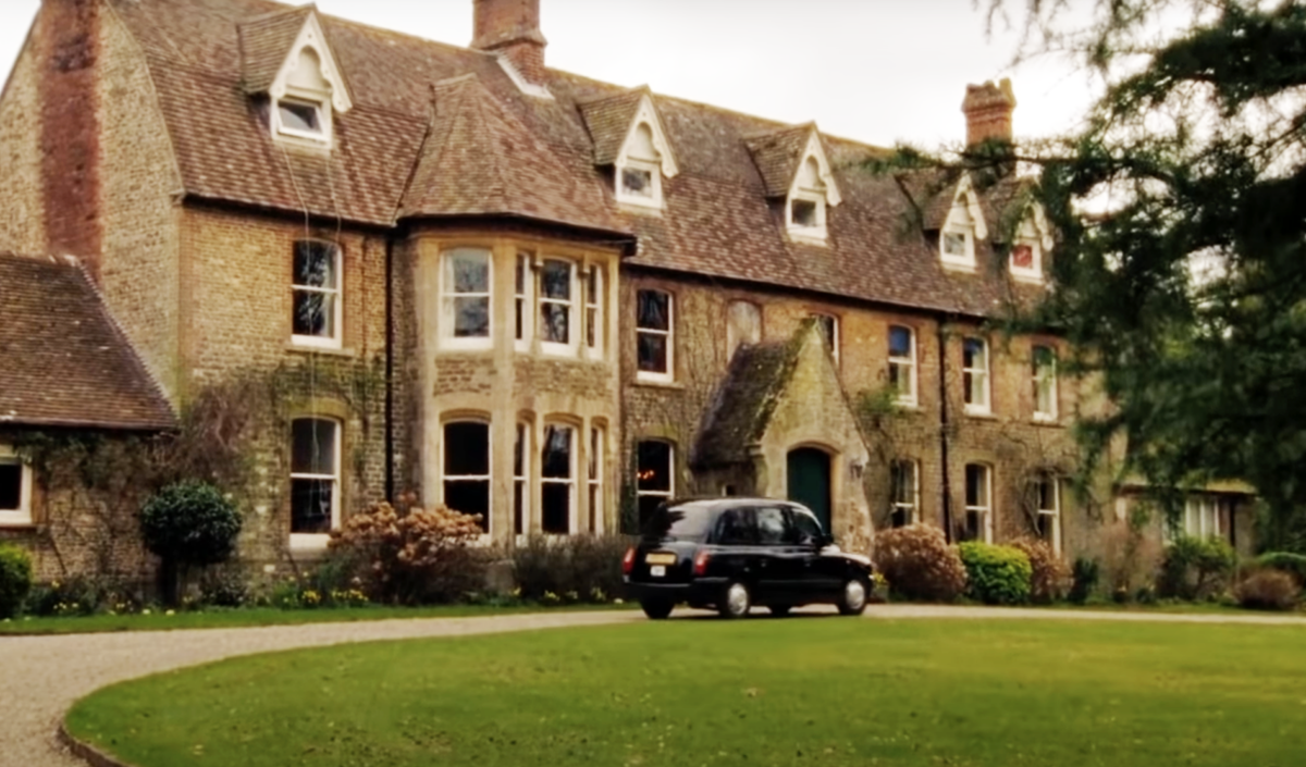 Headley Grange - поместье, расположенное в деревне Хедли, Ист-Хэмпшир, Великобритания.