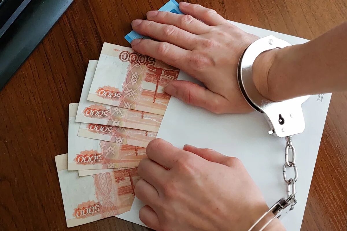    Замруководителю дирекции парков и скверов Махачкалы дали взятку в 1,4 млн