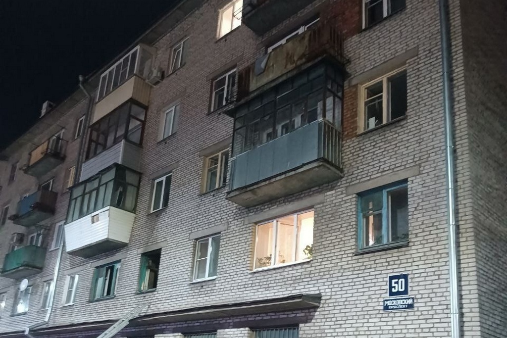    Происшествие случилось в одной из квартир дома № 50 на Московском проспекте вечером 18 апреля.