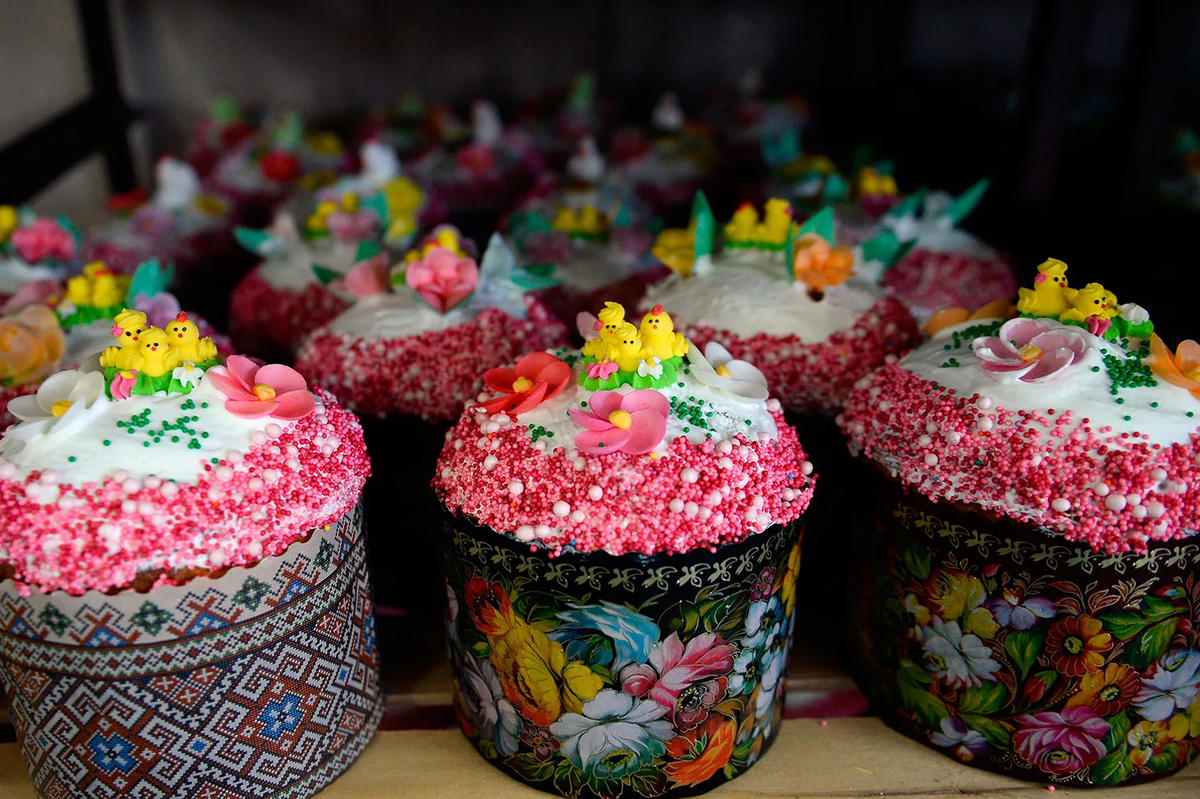  Готовые куличи — символ Пасхи.