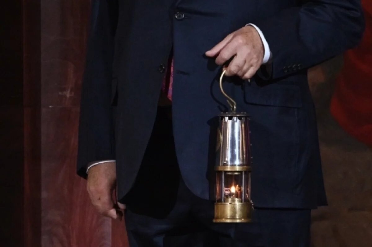    Благодатный огонь из Иерусалима доставят в Россию в специальной лампаде
