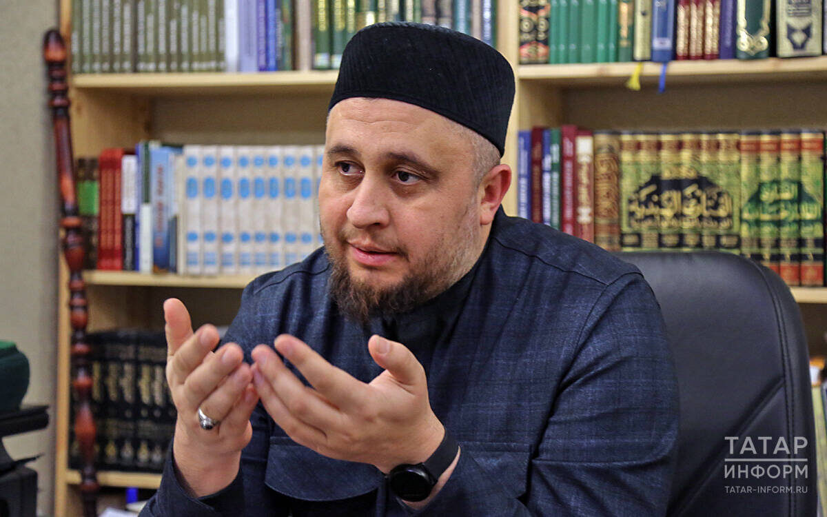 Рустам хазрат Хайруллин: «Сейчас люди открывают интернет и думают, что они черпают знания через какие-то ролики или видеокурсы»Фото: © Рамиль Гали / «Татар-информ»