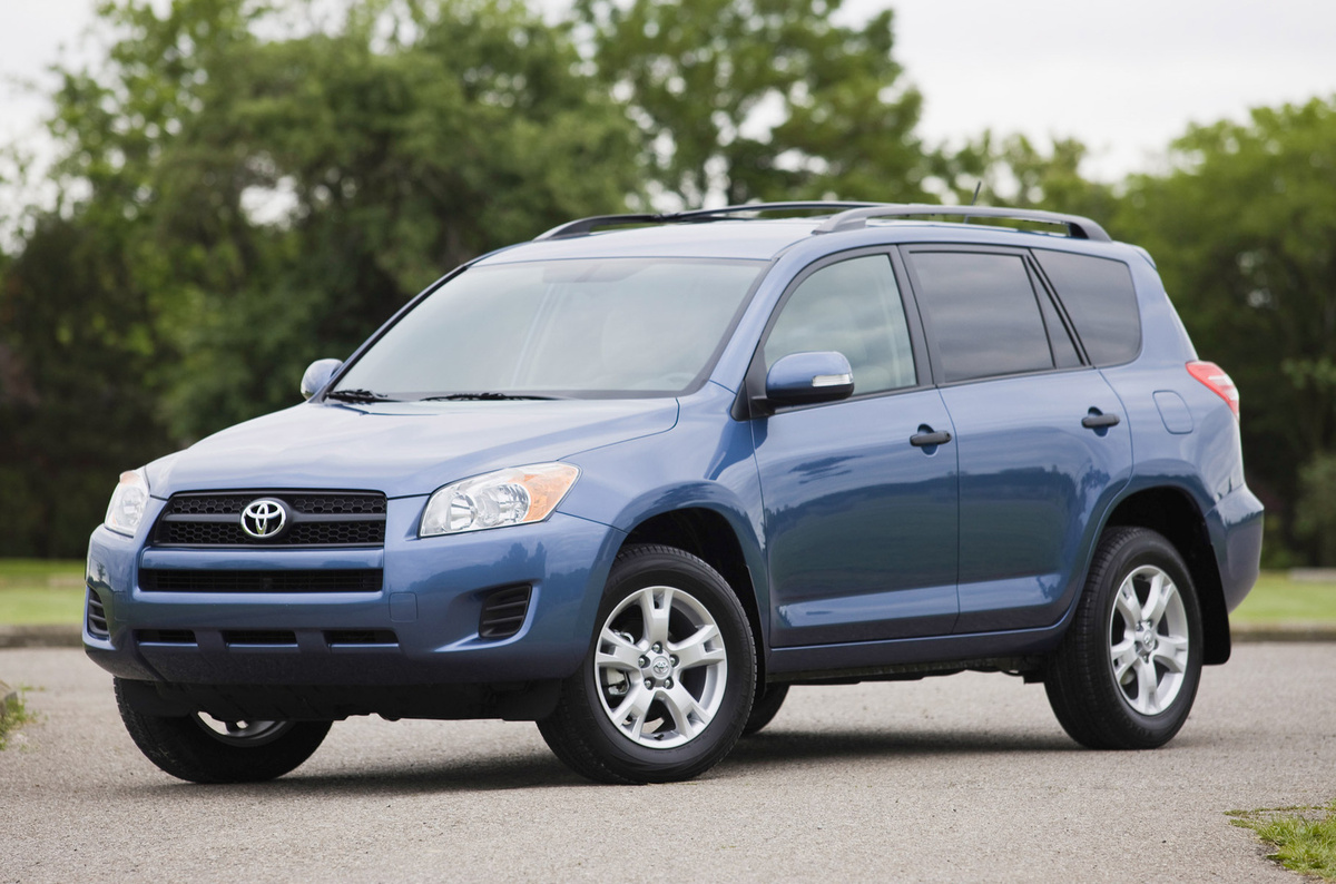    ### RAV4 (2012 г.в.) Средняя стоимость на вторичном рынке: $9146   
Toyota