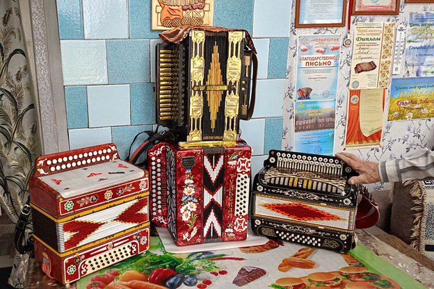    Гармонь из Кировской области дошла до Берлина
