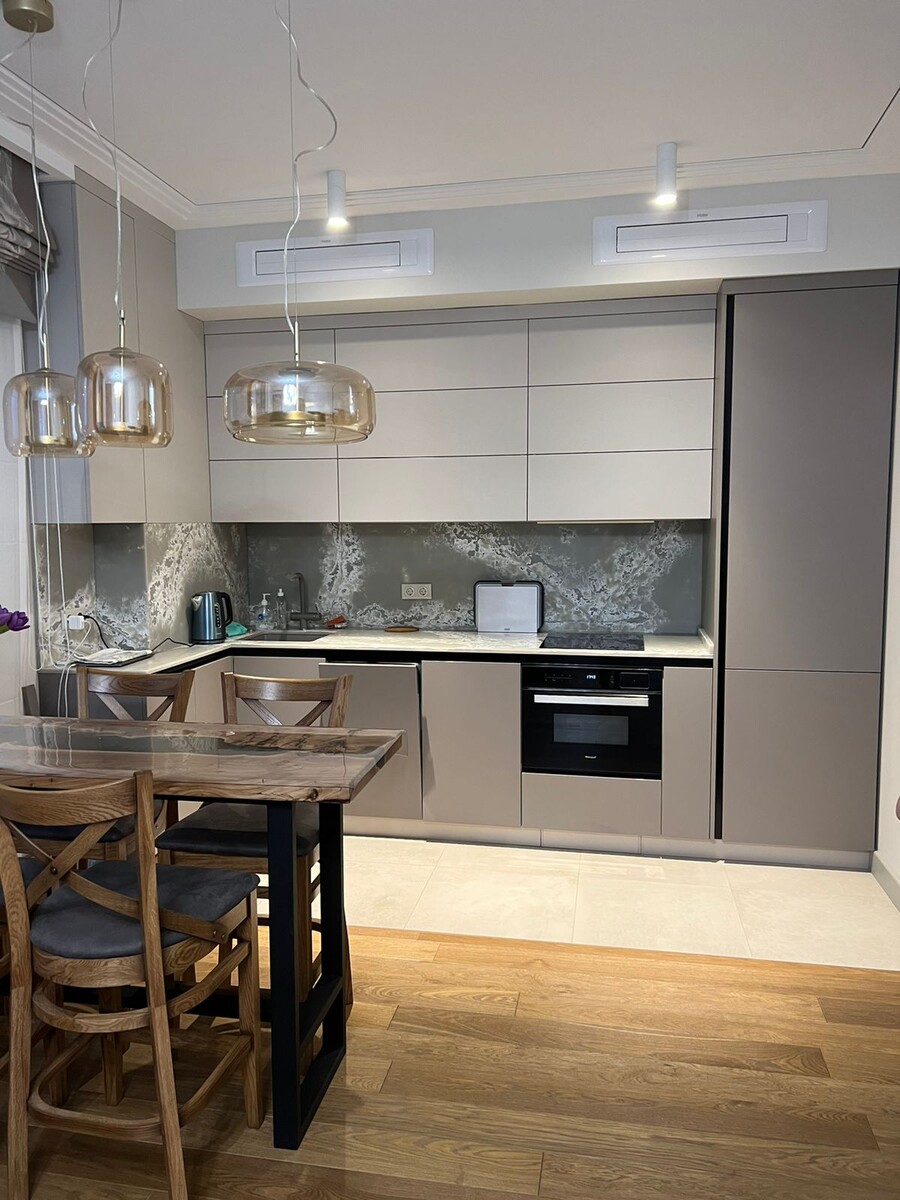 Наша работа с профилем Gola. Фасады из пластика Alvic Zenit,