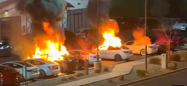 Электромобили горят у Tesla-центра в Лос-Анджелесе Fox