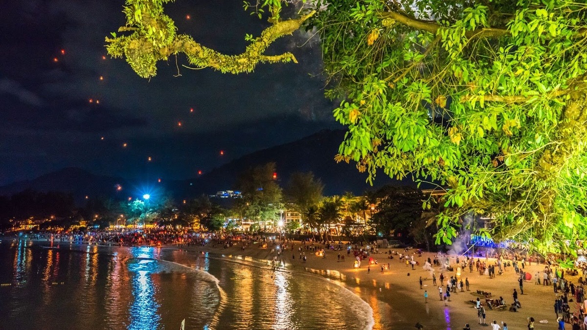 В 1940 году Таиланд принял 1 января в качестве официального начала года, однако Сонгкран продолжает оставаться важным культурным событием. Фото: Олег Юденич