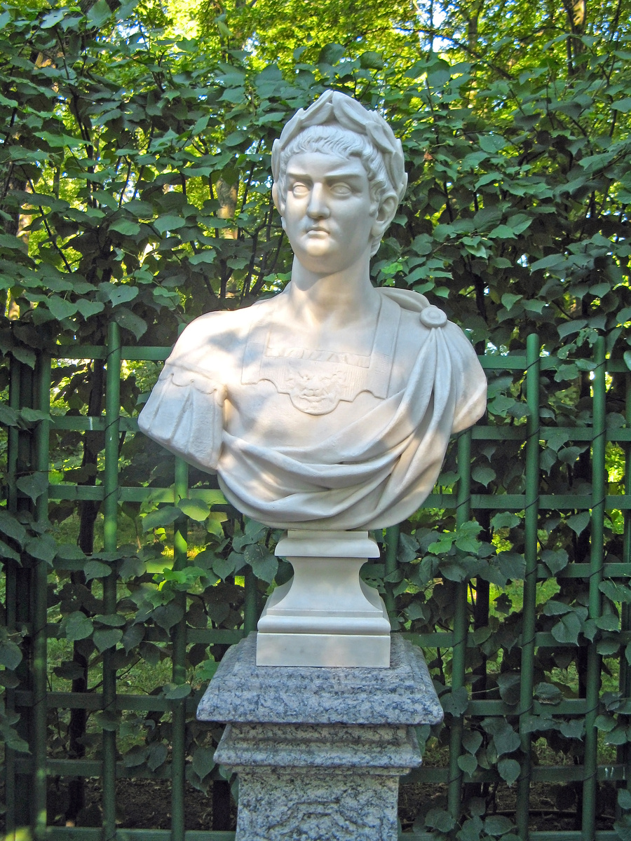 Бюст Нерона: Главная аллея, Центральный район, Санкт-Петербург