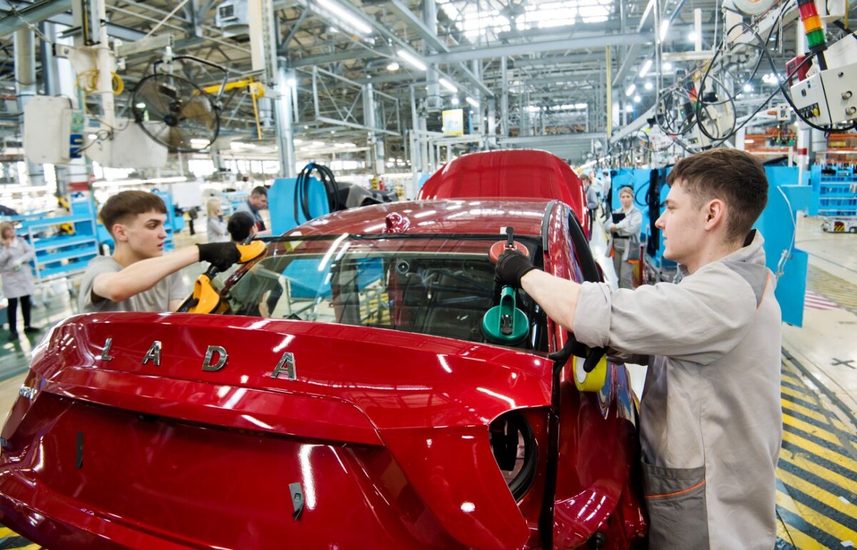 Три типа кузова - и три варианта силовых агрегатов.