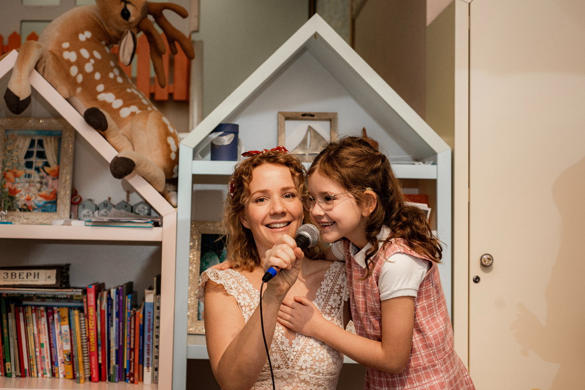 Совместное вокальное выступление Твердохлебовой Анны - организатора Шале в Измайлово и её дочки Сашеньки