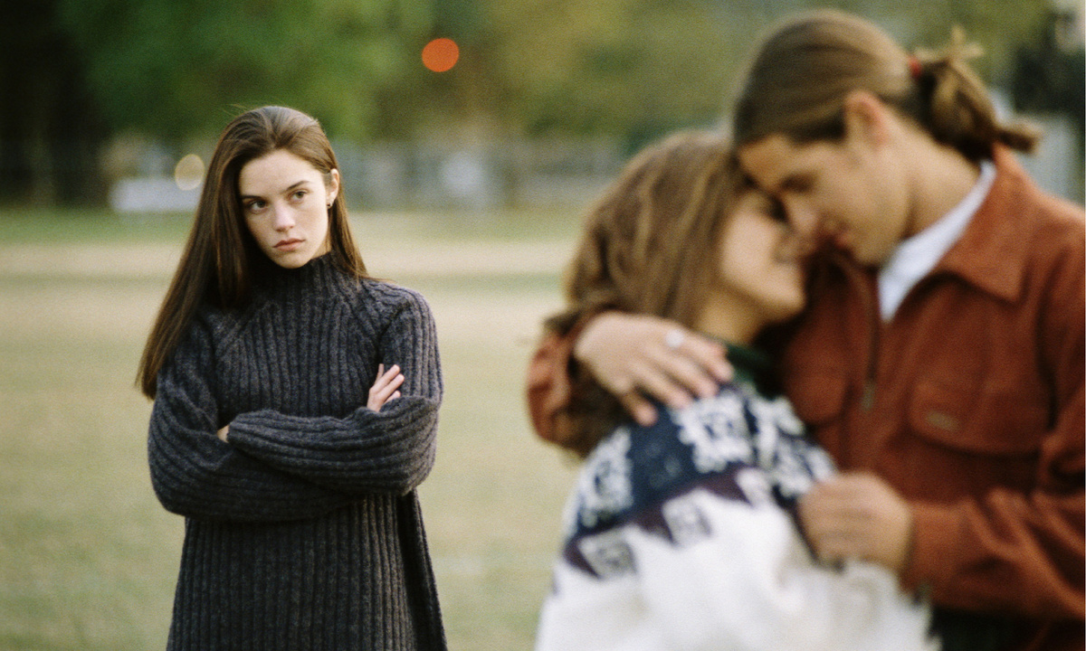 Тихое предательство с громким эхом.