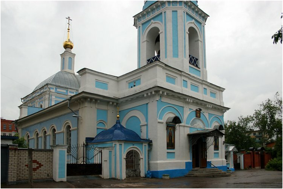 Николо-Козинская церковь (Никольская). Изначально была деревянной и располагалась на территории калужской крепости. В описи 1685 года церковь стояла на северо-востоке от Троицкого собора. В 1775–1779 годах храм перенесли на Козью слободку (так раньше называлось место, где церковь располагается сейчас) и сделали каменным