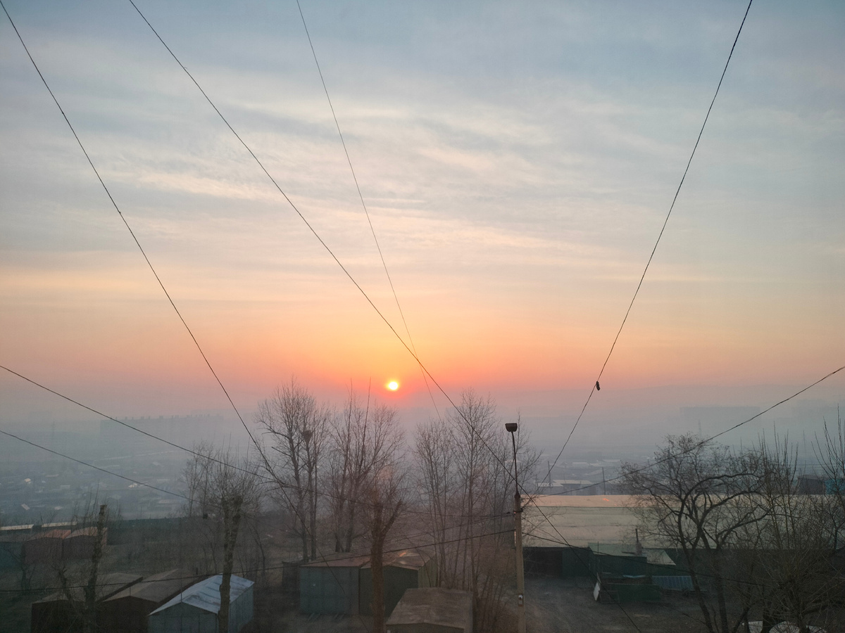 Фото автора. Рассвет сквозь дым