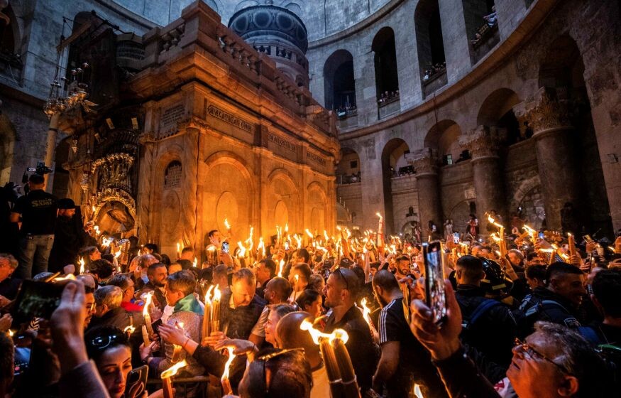    Великое пасхальное чудо. В Иерусалиме сошел Благодатный огонь